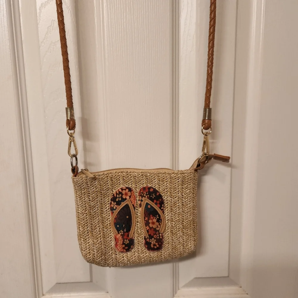 Sondra Roberts squared flip flop straw crossbody bag